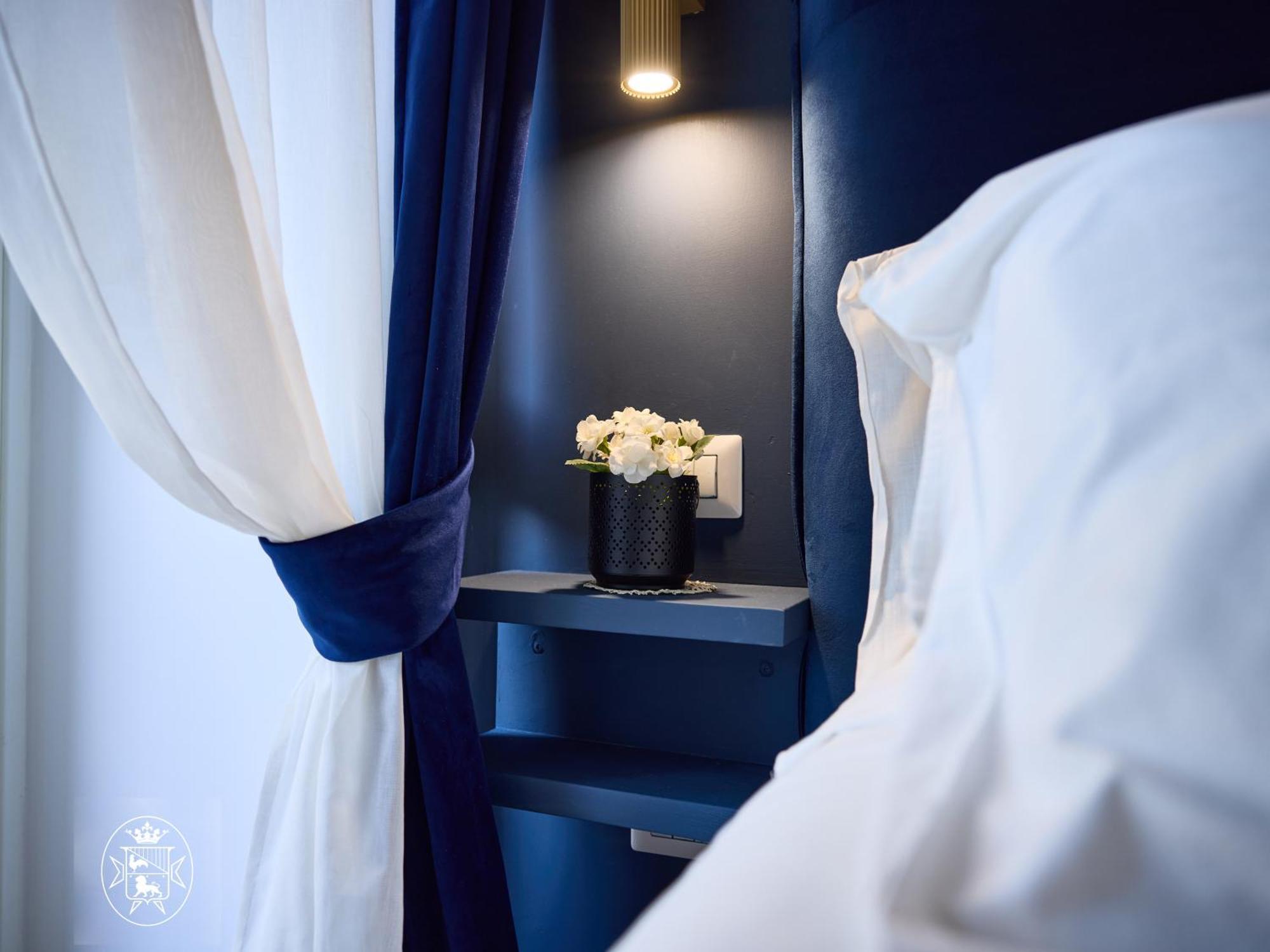 Vista Piazza Dei Martiri Bed & Breakfast Napoli Ngoại thất bức ảnh